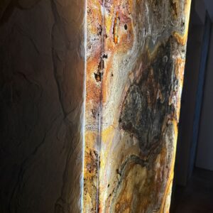 Transparetny Kamień Elastyczny Quarry Ochre 280x122x0,3 — transparentny kamień w rolce, do dekoracji ścian, mebli i podświetlanych aranżacji