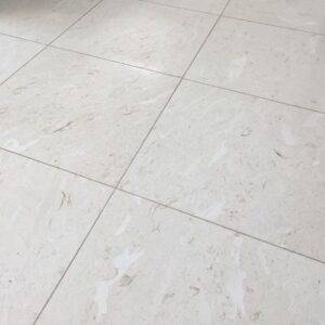 Płytki Wapień Emelas Beige szczotkowany 61x61x1,2 cm - obrazek 4