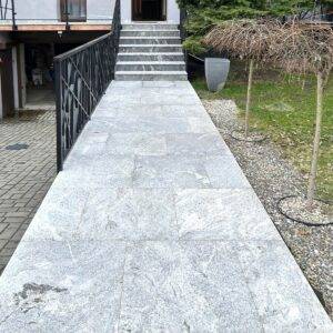 Stopień granitowy Royal Juparana płomieniowany 150x33x2 cm - obrazek 3