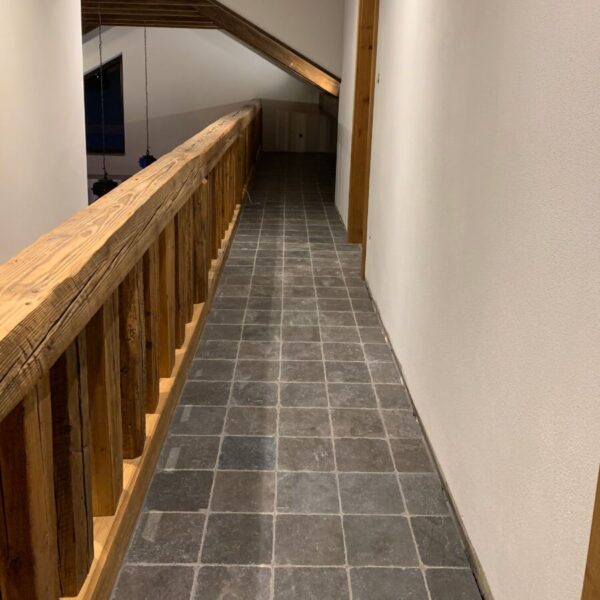 plytki-wapien-l828-szlifowany-i-bebnowany-20x20x2-cm